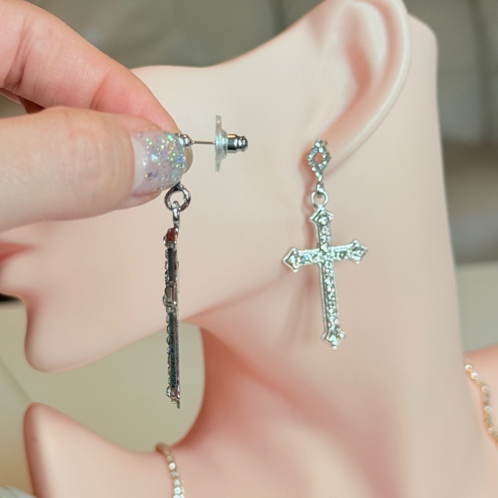 Trendy Silver Cross Earrings - Picture 5 of 8